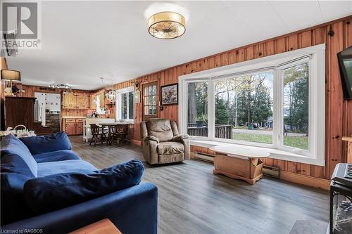 415 Mallory Beach Road, South Bruce Peninsula, ON - Indoor Photo Showing Living Room