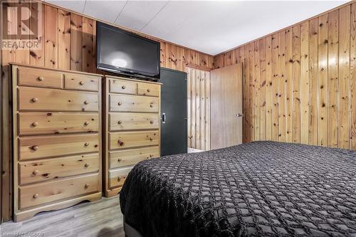 415 Mallory Beach Road, South Bruce Peninsula, ON - Indoor Photo Showing Bedroom