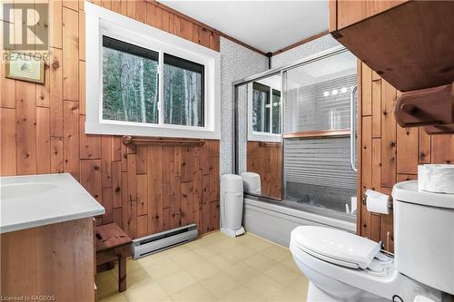 415 Mallory Beach Road, South Bruce Peninsula, ON - Indoor Photo Showing Bathroom