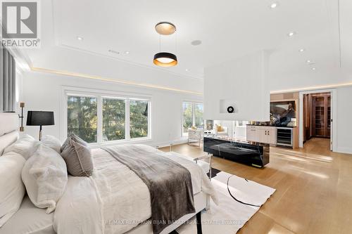 17 Waring Court, Toronto, ON - Indoor Photo Showing Bedroom