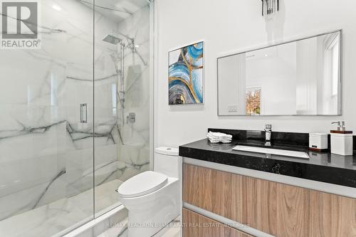 17 Waring Court, Toronto, ON - Indoor Photo Showing Bathroom