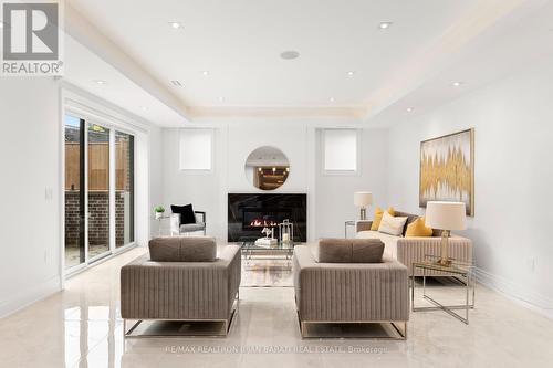 17 Waring Court, Toronto, ON - Indoor Photo Showing Living Room