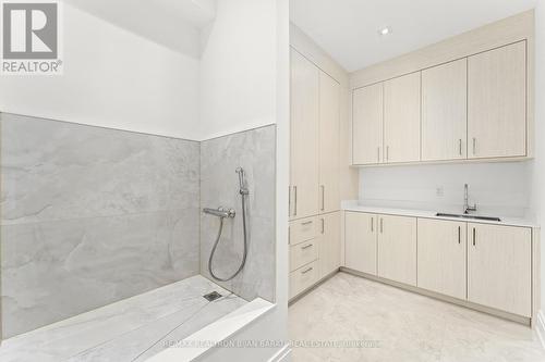 17 Waring Court, Toronto, ON - Indoor Photo Showing Bathroom