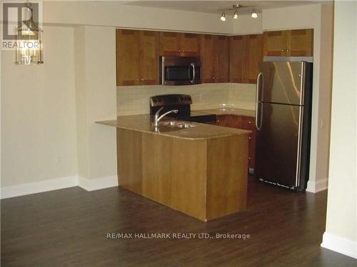 2211 - 2181 Yonge Street, Toronto, ON - Indoor Photo Showing Kitchen