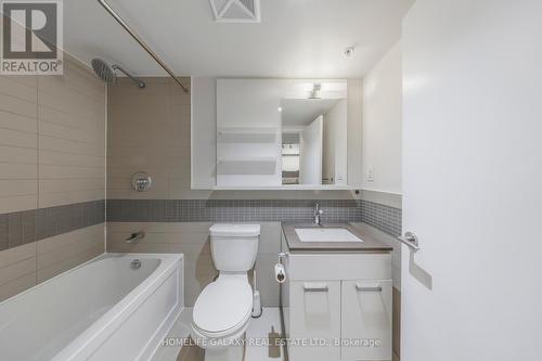 501 - 295 Adelaide Street, Toronto, ON - Indoor Photo Showing Bathroom