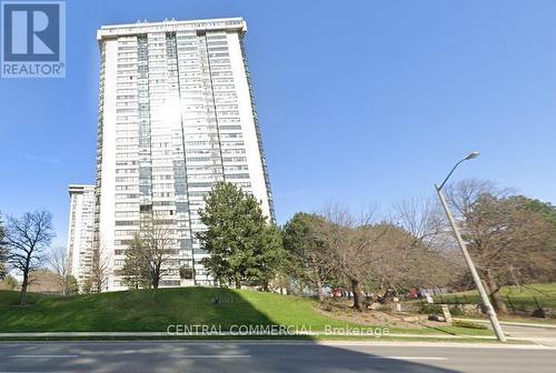 2808 - 3303 Don Mills Road, Toronto, ON - Outdoor