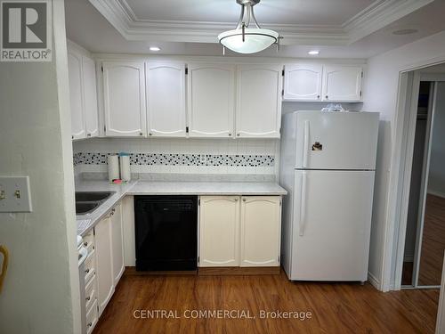 2808 - 3303 Don Mills Road, Toronto, ON - Indoor Photo Showing Kitchen