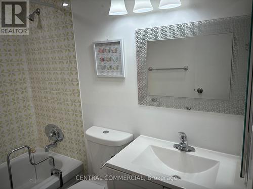 2808 - 3303 Don Mills Road, Toronto, ON - Indoor Photo Showing Bathroom