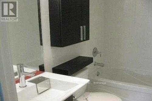 1605 - 25 Capreol Court, Toronto, ON - Indoor Photo Showing Bathroom