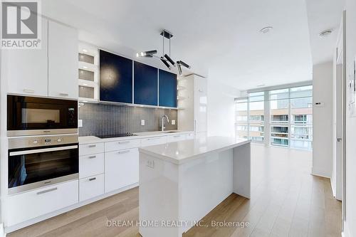 1306 - 32 Davenport Road, Toronto, ON - Indoor Photo Showing Kitchen