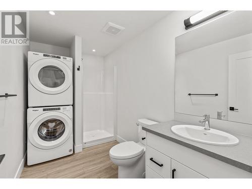 859 Melrose Street, Kelowna, BC - Indoor Photo Showing Laundry Room