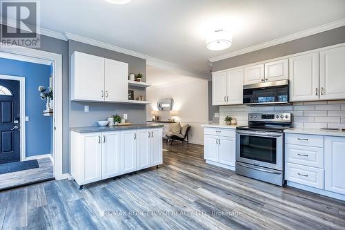 61 Townline Road N, Clarington (Courtice), ON - Indoor Photo Showing Kitchen