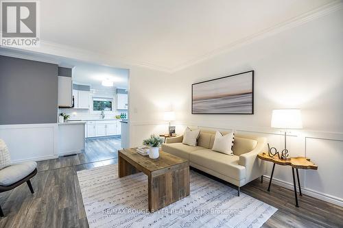 61 Townline Road N, Clarington (Courtice), ON - Indoor Photo Showing Living Room