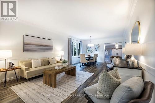 61 Townline Road N, Clarington (Courtice), ON - Indoor Photo Showing Living Room