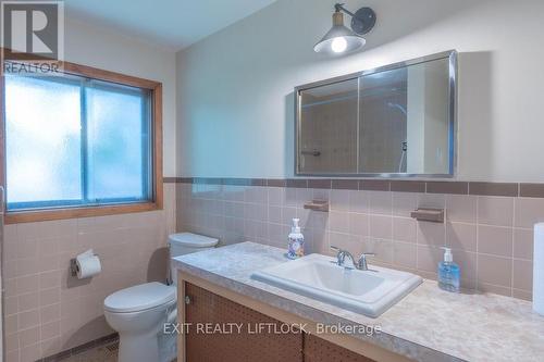 1222 Olympus Avenue, Peterborough (Northcrest), ON - Indoor Photo Showing Bathroom