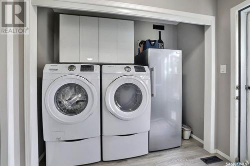 1042 Cypress Way N, Regina, SK - Indoor Photo Showing Laundry Room