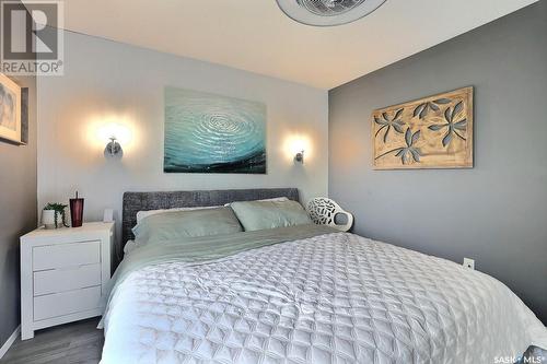 1042 Cypress Way N, Regina, SK - Indoor Photo Showing Bedroom