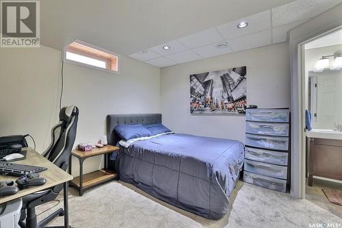 1042 Cypress Way N, Regina, SK - Indoor Photo Showing Bedroom