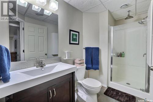 1042 Cypress Way N, Regina, SK - Indoor Photo Showing Bathroom