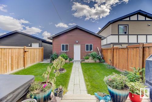 3335 Checknita Cm Sw, Edmonton, AB - Outdoor