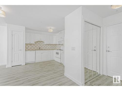 #216 261 Youville E Nw, Edmonton, AB - Indoor Photo Showing Kitchen