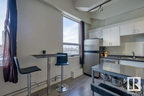 #302 10105 109 St Nw, Edmonton, AB - Indoor Photo Showing Kitchen