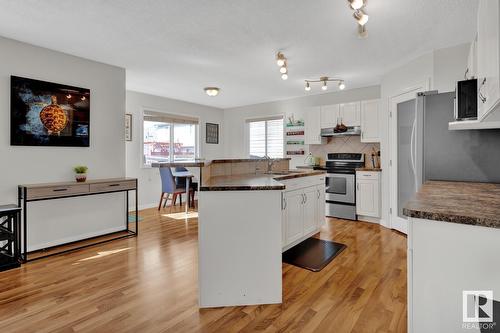 716 78 St Sw, Edmonton, AB - Indoor Photo Showing Kitchen