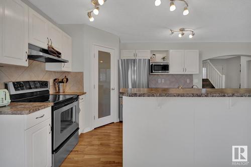 716 78 St Sw, Edmonton, AB - Indoor Photo Showing Kitchen