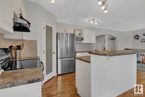 716 78 St Sw, Edmonton, AB - Indoor Photo Showing Kitchen