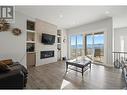 695 Deans Drive, Kelowna, BC  - Indoor Photo Showing Living Room With Fireplace 