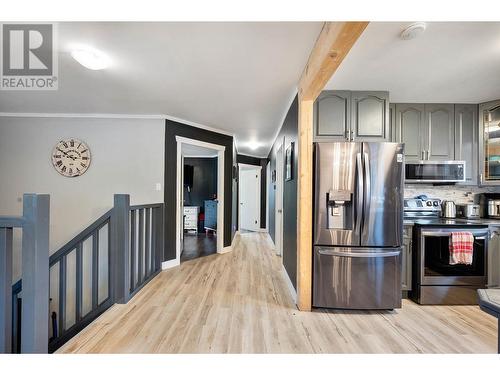 272 Guru Nanak Place, Clearwater, BC - Indoor Photo Showing Kitchen