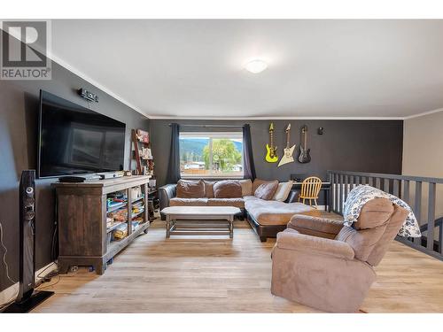 272 Guru Nanak Place, Clearwater, BC - Indoor Photo Showing Living Room