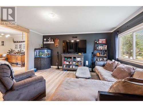 272 Guru Nanak Place, Clearwater, BC - Indoor Photo Showing Living Room