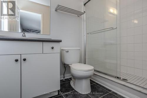 3130 Edgar Avenue, Burlington, ON - Indoor Photo Showing Bathroom