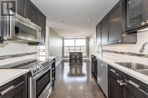 2102 - 2170 Marine Drive, Oakville, ON - Indoor Photo Showing Kitchen With Stainless Steel Kitchen With Double Sink With Upgraded Kitchen