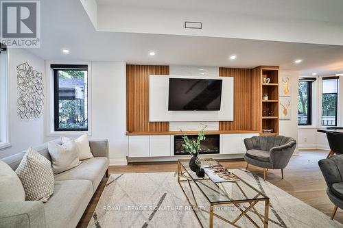 54 Batavia Avenue, Toronto, ON - Indoor Photo Showing Living Room