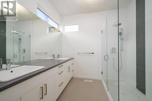 1257 Rockcress Drive, Kamloops, BC - Indoor Photo Showing Bathroom