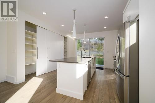 1257 Rockcress Drive, Kamloops, BC - Indoor Photo Showing Kitchen With Upgraded Kitchen