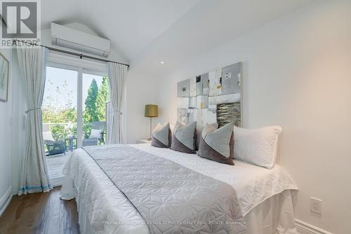 44 Belmont Street, Toronto, ON - Indoor Photo Showing Bedroom