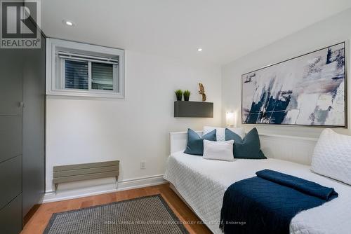 44 Belmont Street, Toronto, ON - Indoor Photo Showing Bedroom