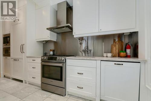 44 Belmont Street, Toronto, ON - Indoor Photo Showing Kitchen