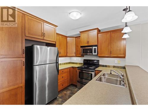 550 Lorne Street Unit# 311, Kamloops, BC - Indoor Photo Showing Kitchen With Double Sink