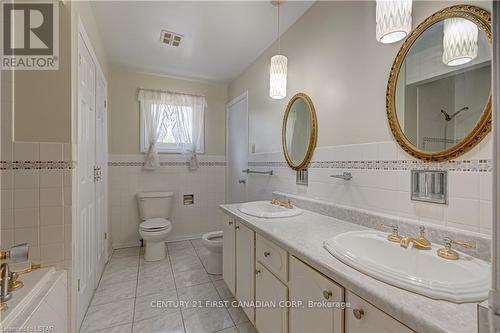 28 Redford Road, London, ON - Indoor Photo Showing Bathroom