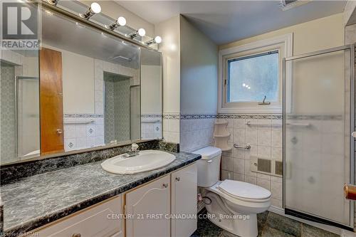 28 Redford Road, London, ON - Indoor Photo Showing Bathroom