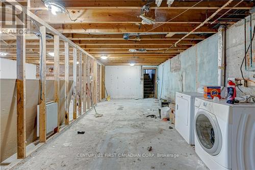 28 Redford Road, London, ON - Indoor Photo Showing Laundry Room