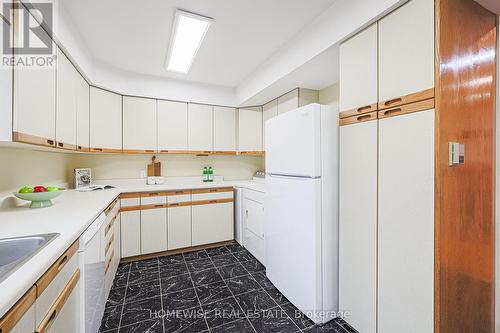 128 Moores Beach Road, Georgina, ON - Indoor Photo Showing Kitchen