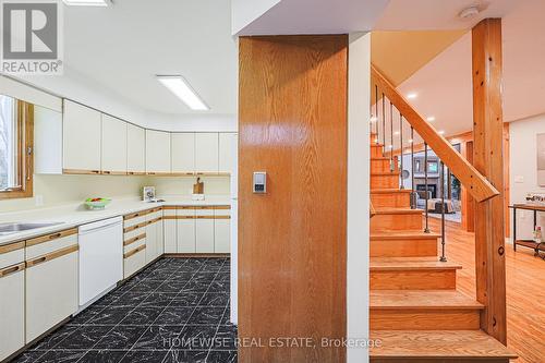 128 Moores Beach Road, Georgina, ON - Indoor Photo Showing Kitchen