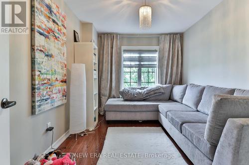 5 Sibella Way, Vaughan, ON - Indoor Photo Showing Living Room