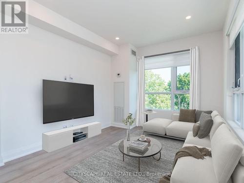 607 - 58 Lakeside Terrace N, Barrie, ON - Indoor Photo Showing Living Room