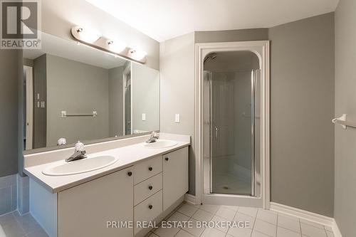 8 - 70 Sunnyside Drive, London, ON - Indoor Photo Showing Bathroom